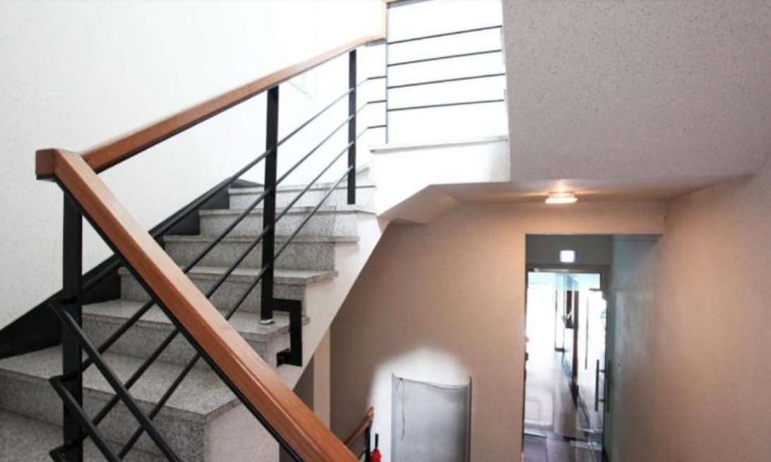 A hotel located in the commercial center of Yeon-dong, Jeju City