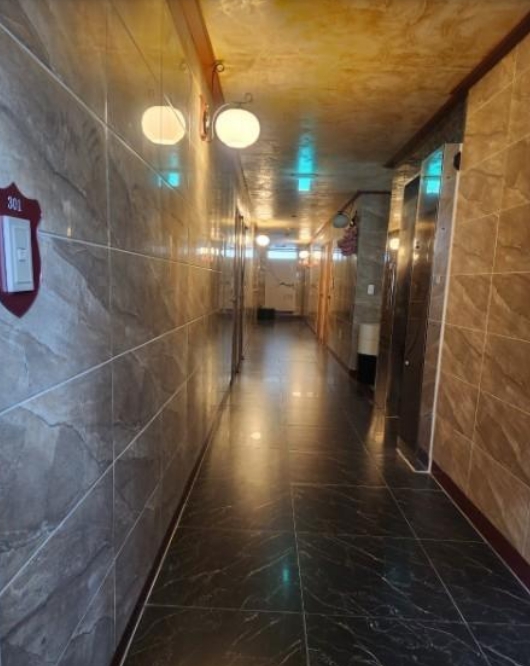 Hotel in the Yeon-dong commercial district