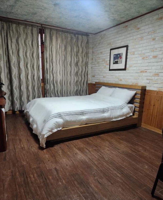 Hotel in the Yeon-dong commercial district