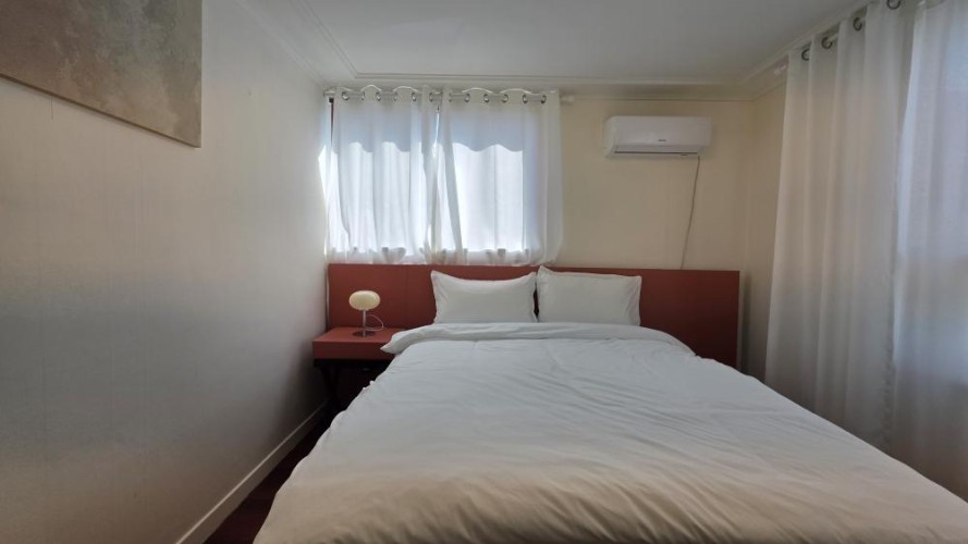 A 15-key boutique hotel situated in Aewol, Jeju Island