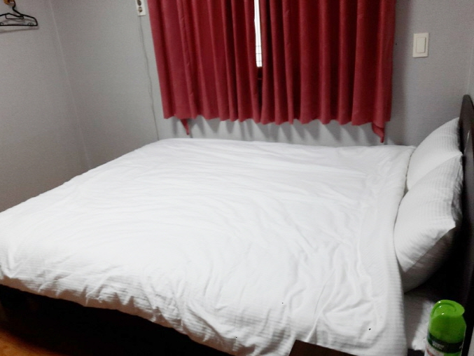 Established 18-Room Lodging Facility in Prime Location Near Jeju Airport