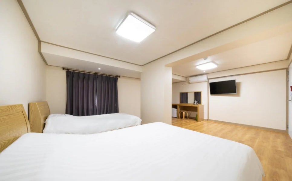 29-Room Clean and Modern Hotel for Sale in Prime Seogwipo Port Location