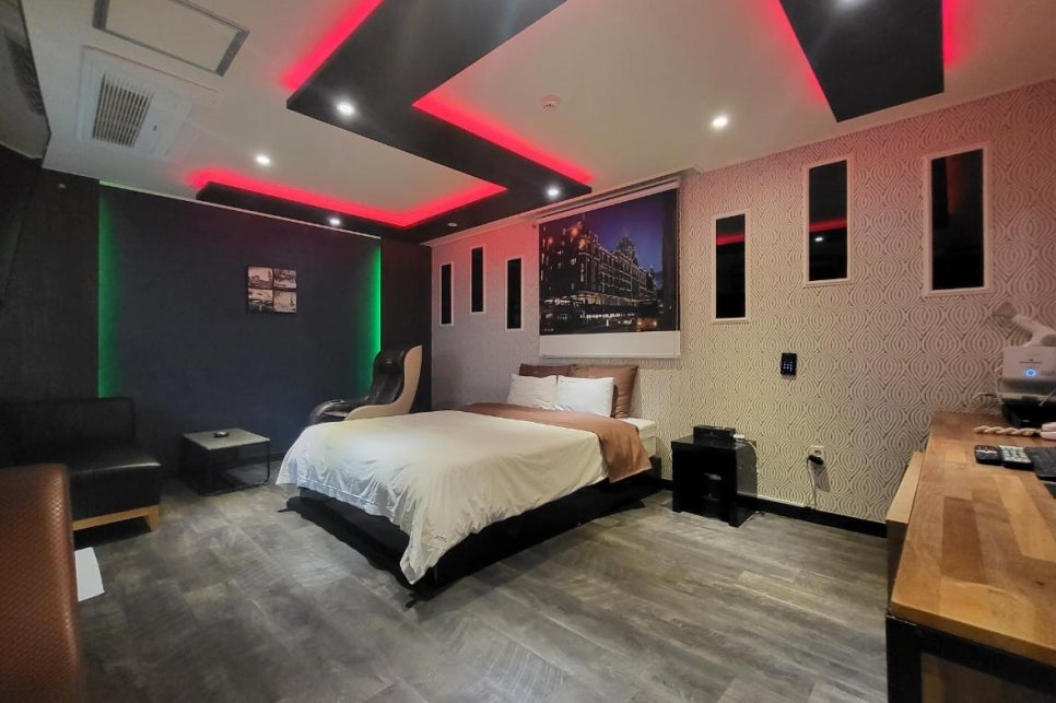 24-Room Unmanned Hotel for Sale with Spacious Parking in Aewol, Jeju