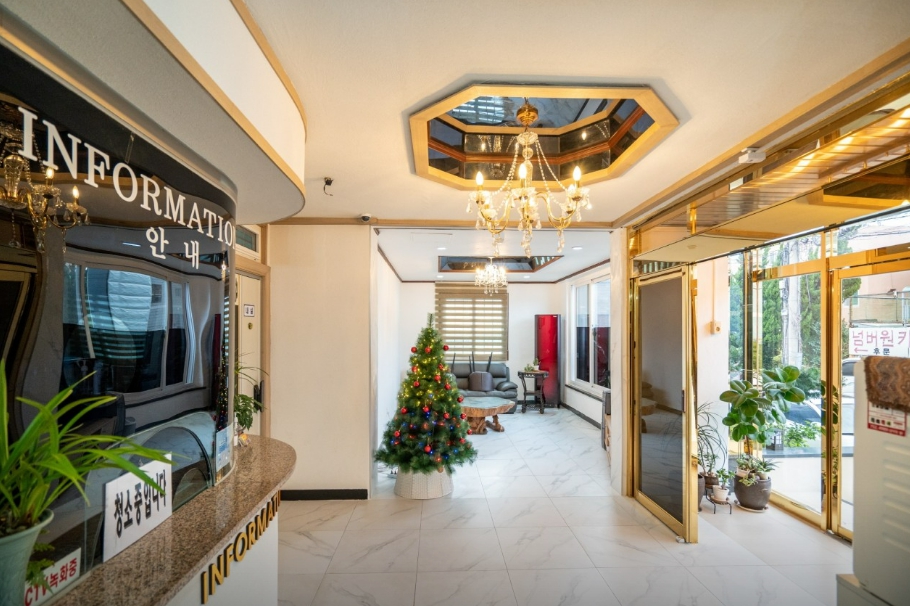 11-Room Small Hotel for Sale Near Jeju Sports Complex