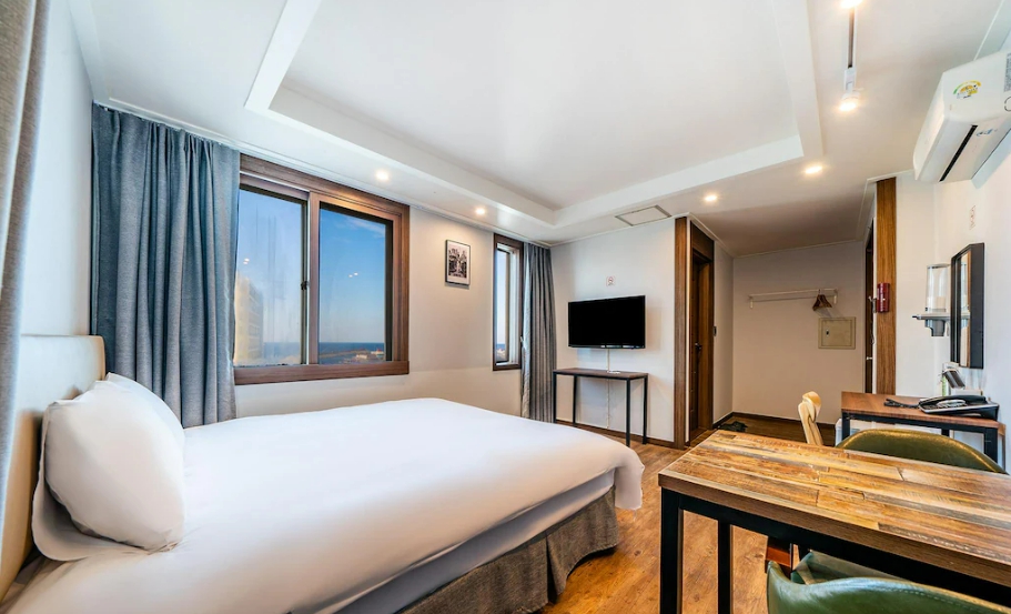 Freehold Oceanfront Hospitality Asset for Sale 48-Key, 8-Story Hotel in Jeju City