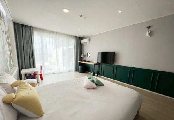 52-Key Freehold Ocean-View Hotel │ Entire Property Sale with Infinity Pool, Aewol Jeju