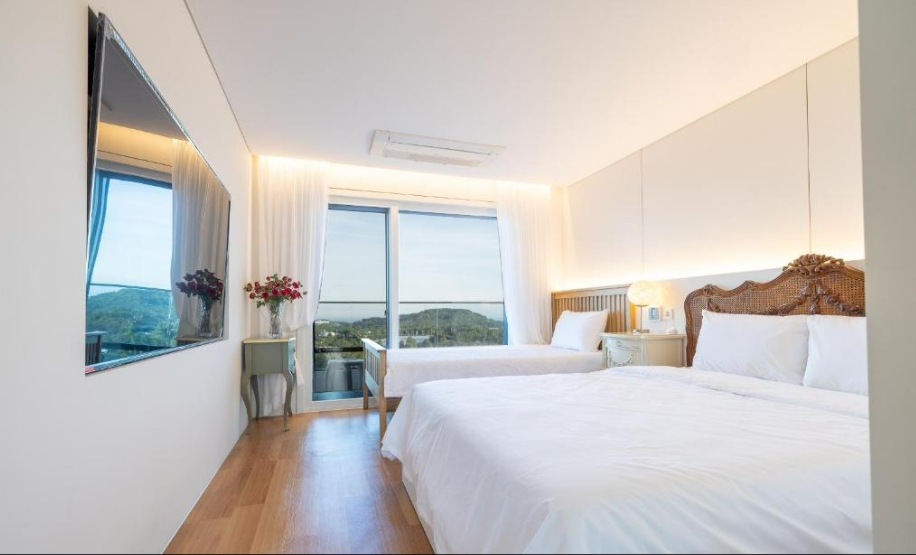 For Sale: 21-Room Hotel in Seogwipo, Jeju Featuring Outdoor Swimming Pool, BBQ Area & Rooftop Amenities