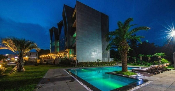 Prime Investment Opportunity: 20-Key New-Condition Hotel for Sale in Jeju Jungmun Tourist Complex