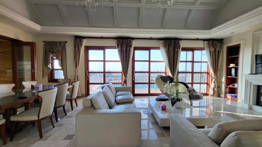 Distressed Sale: Spacious Free-Standing Residence within Jeju arden Hill Resort