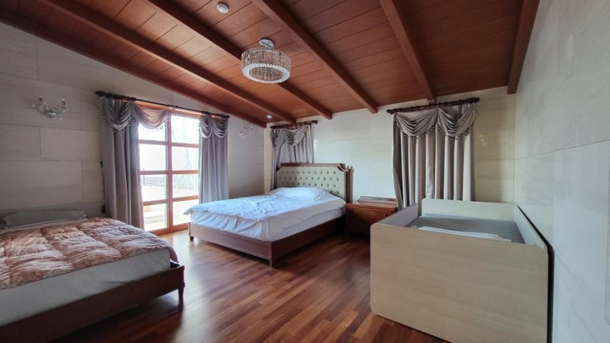 Distressed Sale: Spacious Free-Standing Residence within Jeju arden Hill Resort