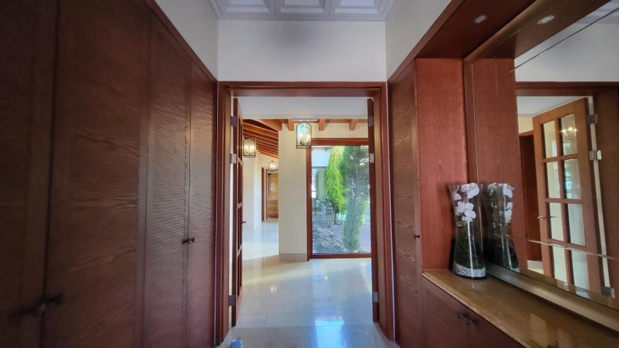 Distressed Sale: Spacious Free-Standing Residence within Jeju arden Hill Resort