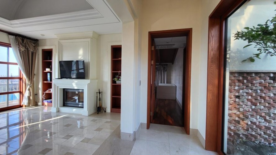 Distressed Sale: Spacious Free-Standing Residence within Jeju arden Hill Resort