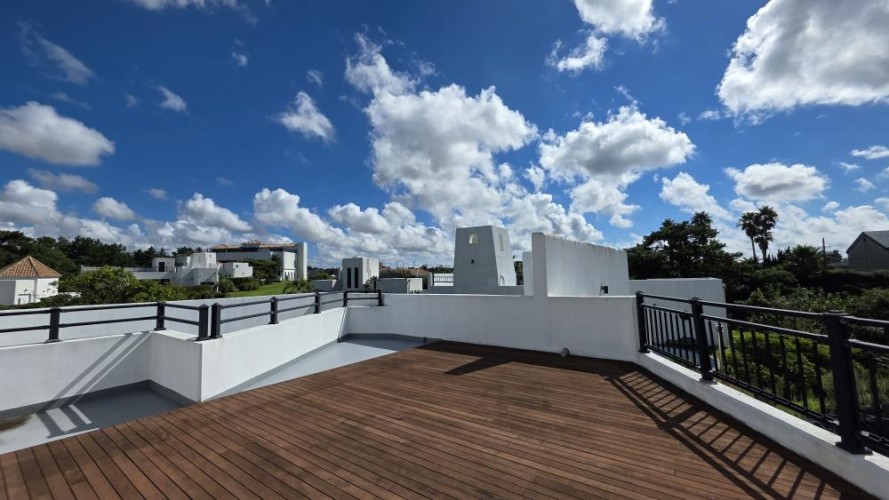 Exclusive Oceanfront Hotel & Infinity Pool Villa Development for Sale in Jeju