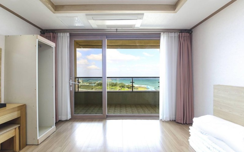 27-Key All-Ocean-View Hotel Near Ihoteu Beach, Jeju