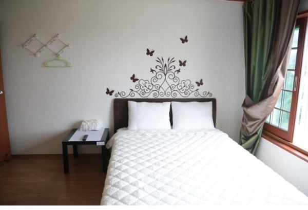 17-Room Oceanfront Pension for Sale in Seogwipo, Jeju