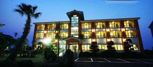 17-Room Oceanfront Pension for Sale in Seogwipo, Jeju