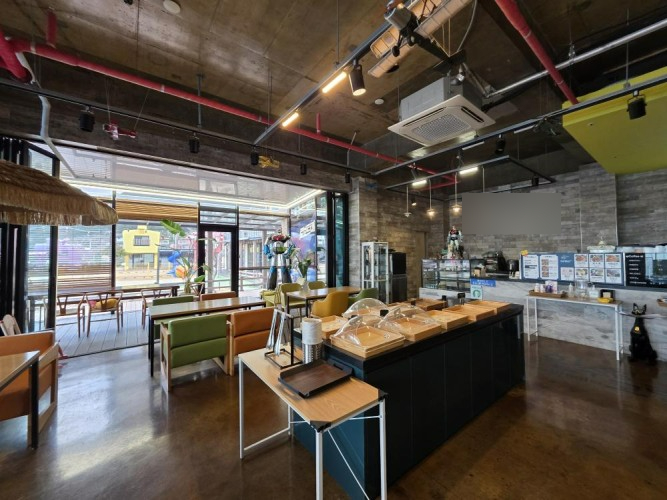 24-Unit Standalone Pension Resort with Swimming Pool, Aewol, Jeju – Entire Property Sale